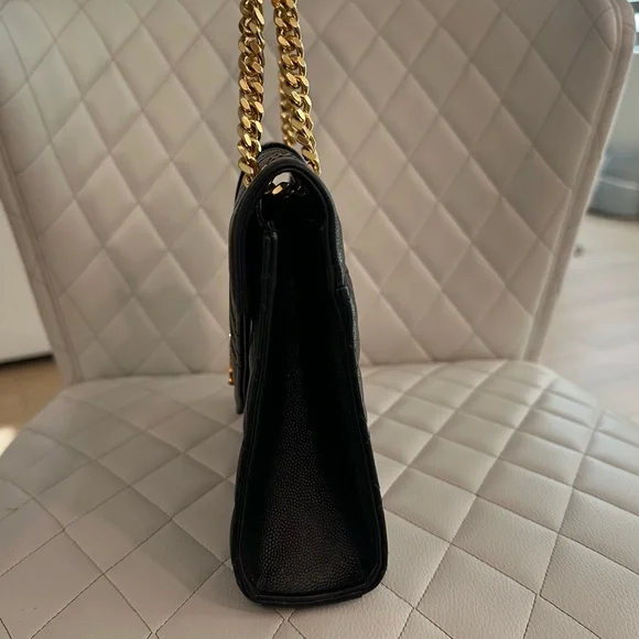 Authentic Saint Laurent Triquilt Medium YSL Shoulder Bag in Grained Leather. - Picture 12 of 13